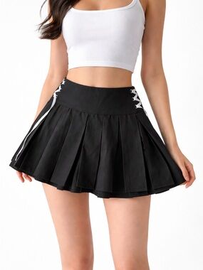 DOLLS KILL BLACK MINI SKIRT
